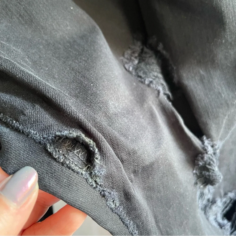 Levi’s Wedgie Skinny Destructed Black Skinny Raw Hem Jean Womens Size 18W - Picture 11 of 12